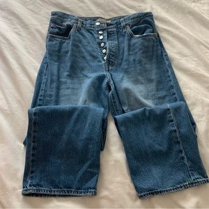 Levi’s Medium Wash Ribcage Straight Ankle Jeans